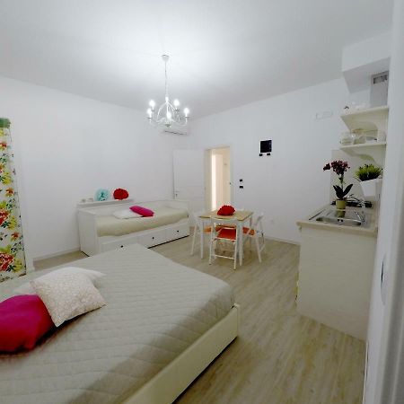 Готель Casa Vacanze Coralloholiday Торре-Лапілло Екстер'єр фото