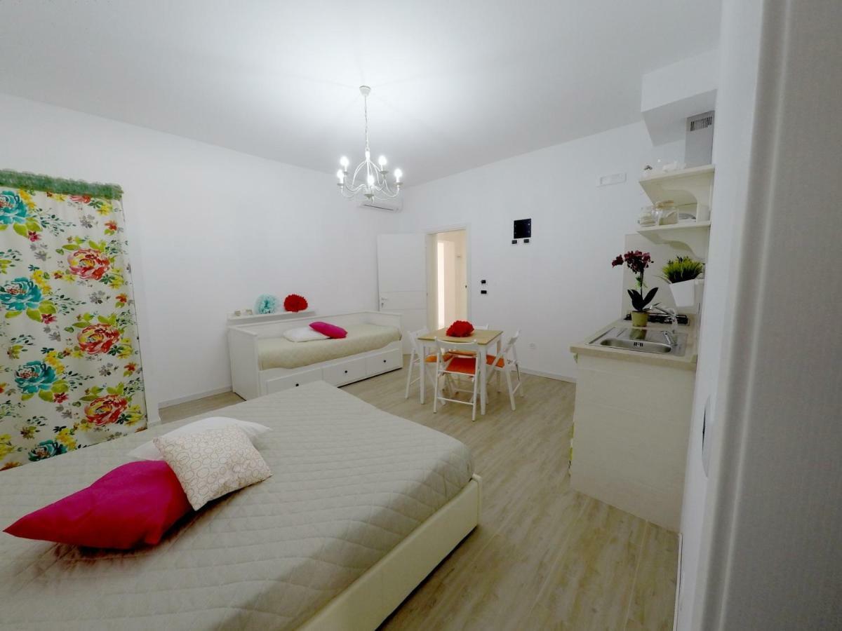 Готель Casa Vacanze Coralloholiday Торре-Лапілло Екстер'єр фото