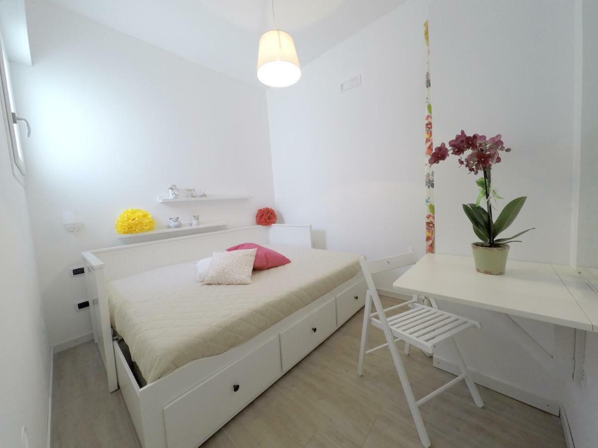 Готель Casa Vacanze Coralloholiday Торре-Лапілло Екстер'єр фото