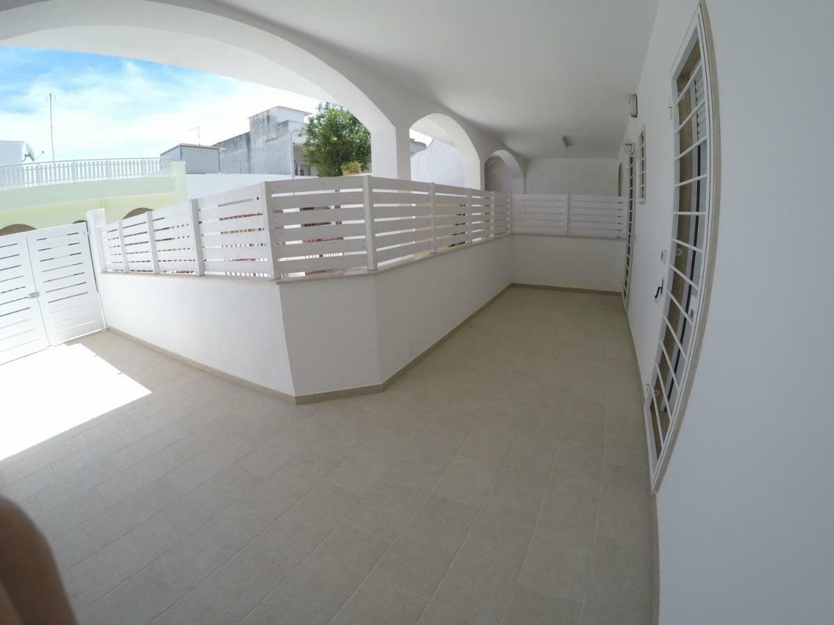 Готель Casa Vacanze Coralloholiday Торре-Лапілло Екстер'єр фото